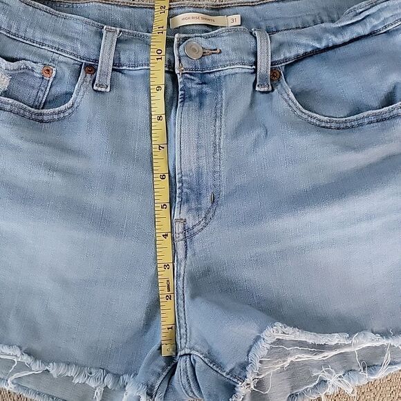 Levi's High Rise Light Wash Frayed Hem Jean Shorts - Size 31 - Picture 8 of 14